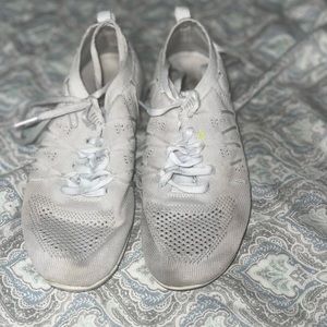Nfinity flyte cheer shoes
